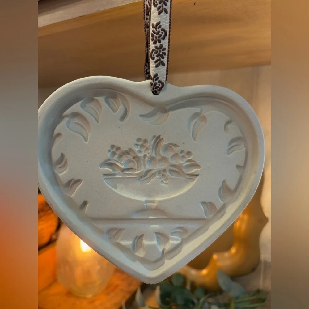 Pampered Chef Hospitality Heart Clay Stoneware Cookie/Chocolate Mold VTG 1999